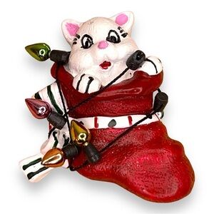 VINTAGE CAT CHRISTMAS BROOCH PIN HOLIDAY KITSCH